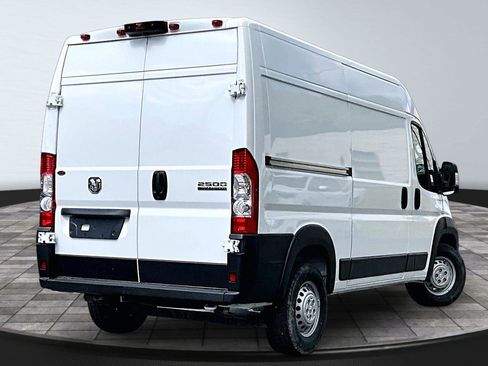 Used 2025 RAM ProMaster 2500 w/ Convenience Group FWD image 13