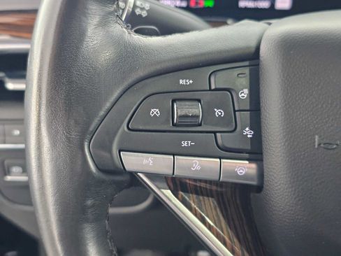 Used 2023 Cadillac Escalade Premium Luxury AWD/4WD image 28