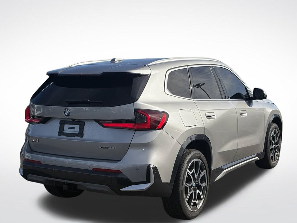 Certified 2026 BMW X1 xDrive28i AWD/4WD image 4