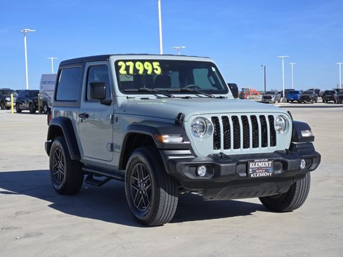 Used 2024 Jeep Wrangler Sport S image 4