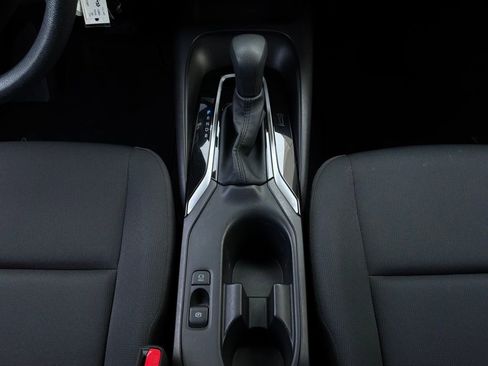 Used 2025 Toyota Corolla LE image 13