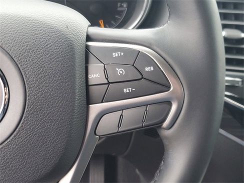 Used 2019 Jeep Grand Cherokee Limited w/ Luxury Group II image 22