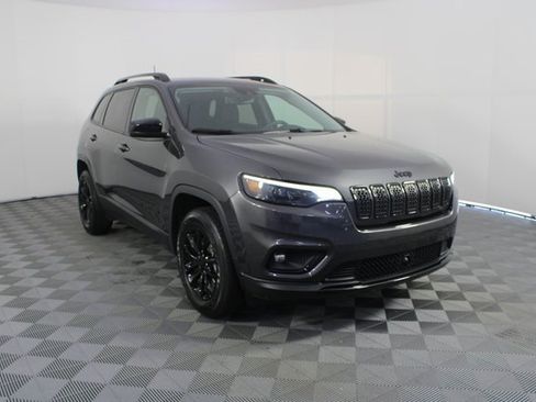 Used 2023 Jeep Cherokee Altitude Lux image 24