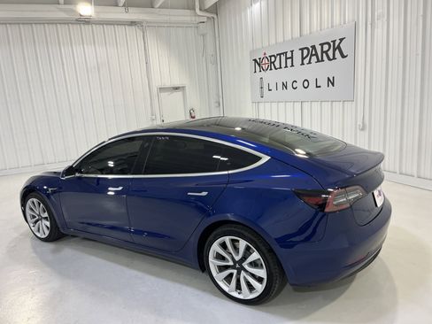 Used 2019 Tesla Model 3 Standard Range image 18