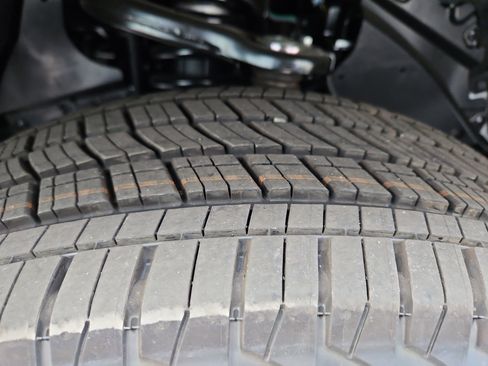 Used 2025 Toyota Tacoma TRD Sport image 11