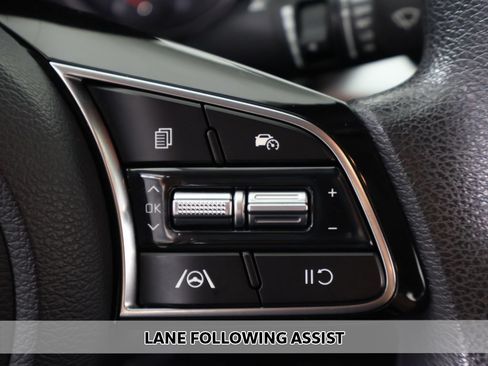 Used 2024 Kia Forte LXS FWD image 3