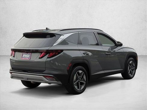 Used 2025 Hyundai Tucson SEL FWD image 5