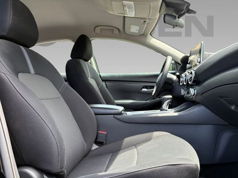 Used 2024 Nissan Sentra SV FWD image 7