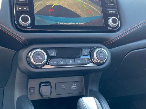 New 2025 Nissan Versa SR w/ Trunk Package image 26