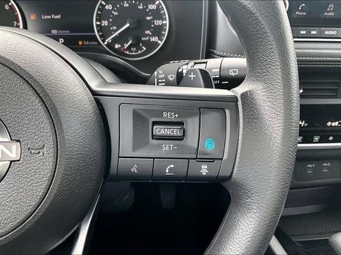 Used 2024 Nissan Rogue SV image 12