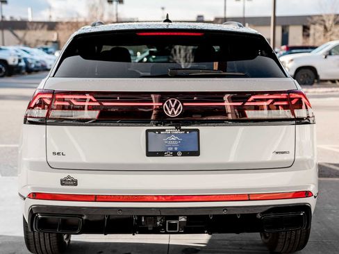New 2026 Volkswagen Atlas Cross Sport SEL R-Line image 3