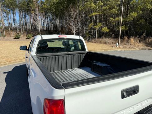 Used 2016 Toyota Tacoma SR image 7