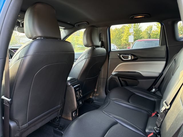 Used 2025 Jeep Compass Limited AWD/4WD image 9