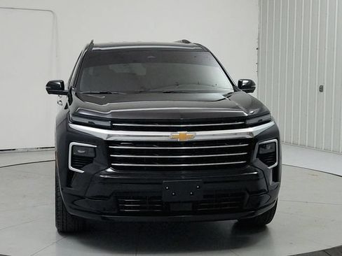 Used 2026 Chevrolet Traverse High Country FWD image 2