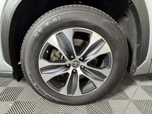 Used 2024 Toyota Highlander LE image 13
