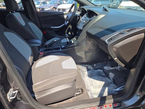 Used 2018 Ford Focus ST FWD image 18