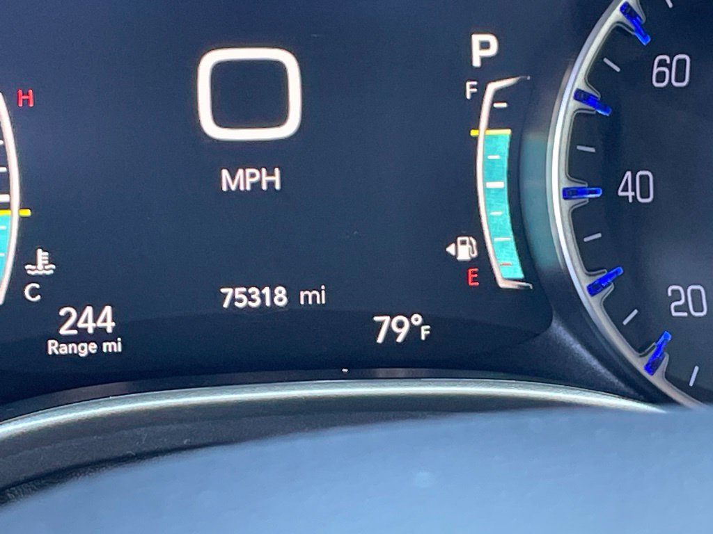 Used 2023 Chrysler Pacifica Touring-L FWD image 13