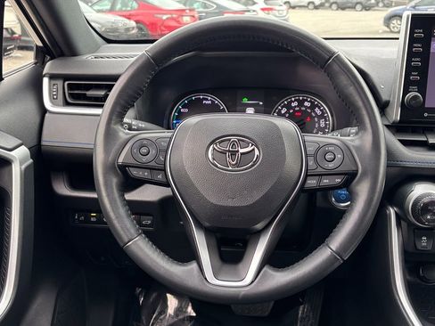 Certified 2022 Toyota RAV4 SE image 29