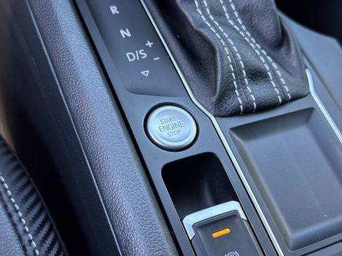 Used 2021 Volkswagen Atlas Cross Sport SE w/ Cross Sport MDO Package image 18