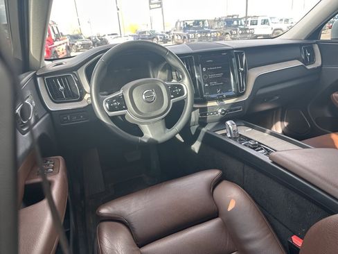 Used 2018 Volvo XC60 T8 Inscription w/ Advanced Package image 10