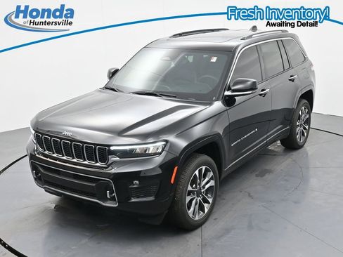 Used 2023 Jeep Grand Cherokee Overland AWD/4WD image 28