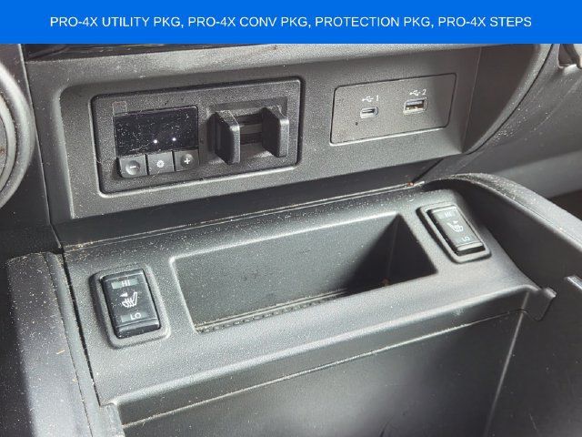 Used 2020 Nissan Titan PRO-4X w/ Pro-4x Convenience Package AWD/4WD image 14