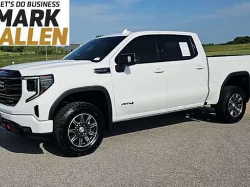 Used 2025 GMC Sierra 1500 AT4 AWD/4WD image 4