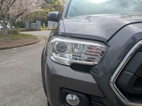 Used 2021 Toyota Tacoma SR5 image 10