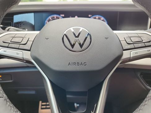 New 2026 Volkswagen Tiguan SE R-Line AWD/4WD image 25