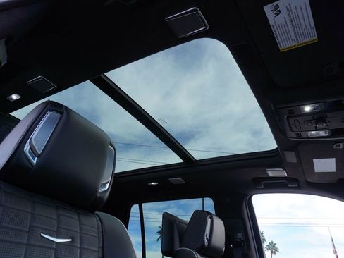 Used 2021 Cadillac Escalade Sport Platinum image 14