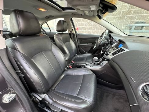 Used 2011 Chevrolet Cruze LTZ FWD image 33