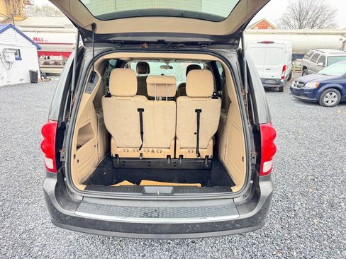 Used 2016 Dodge Grand Caravan SXT FWD image 10