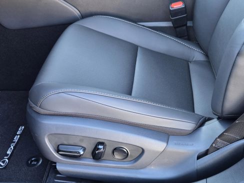 New 2025 Lexus ES 350 w/ Premium Package image 16