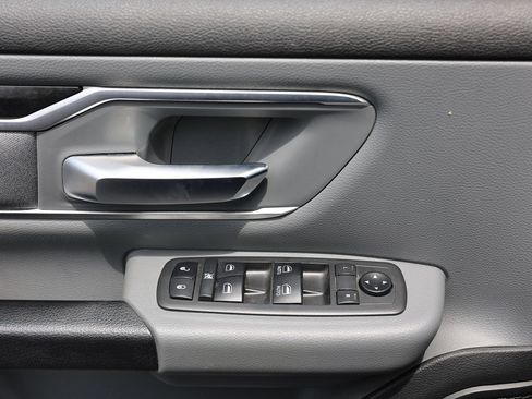 Used 2019 RAM 1500 Big Horn AWD/4WD image 38
