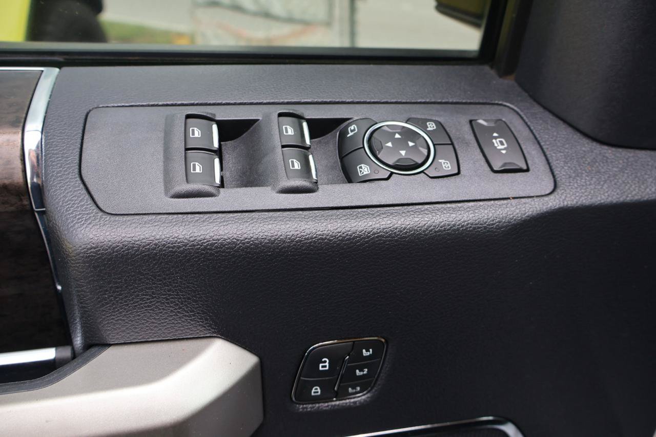 Used 2022 Ford F250 Lariat w/ Lariat Value Package AWD/4WD image 11