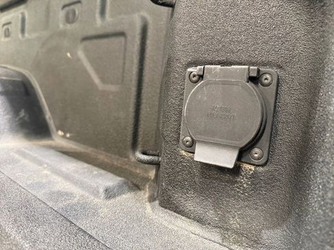 Used 2023 Chevrolet Silverado 2500 High Country w/ Z71 Off-Road Package image 5