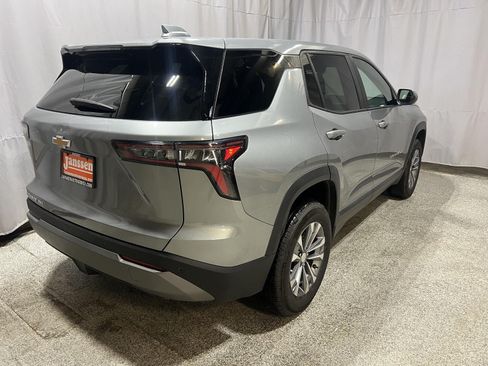Used 2025 Chevrolet Equinox LT AWD/4WD image 8
