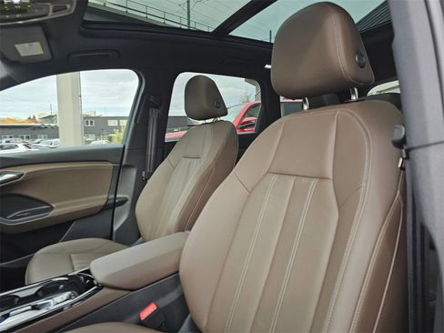 Used 2025 Audi Q6 e-tron Prestige w/ 20" Wheel Package image 22