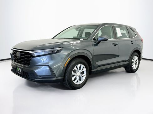 Used 2023 Honda CR-V LX image 3