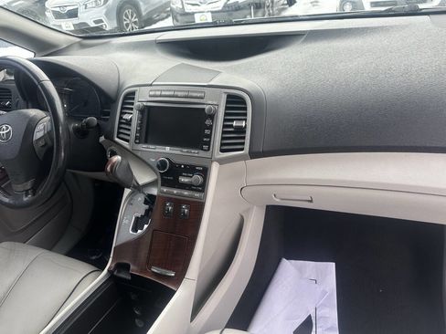 Used 2012 Toyota Venza Limited w/ Tow Pkg image 5