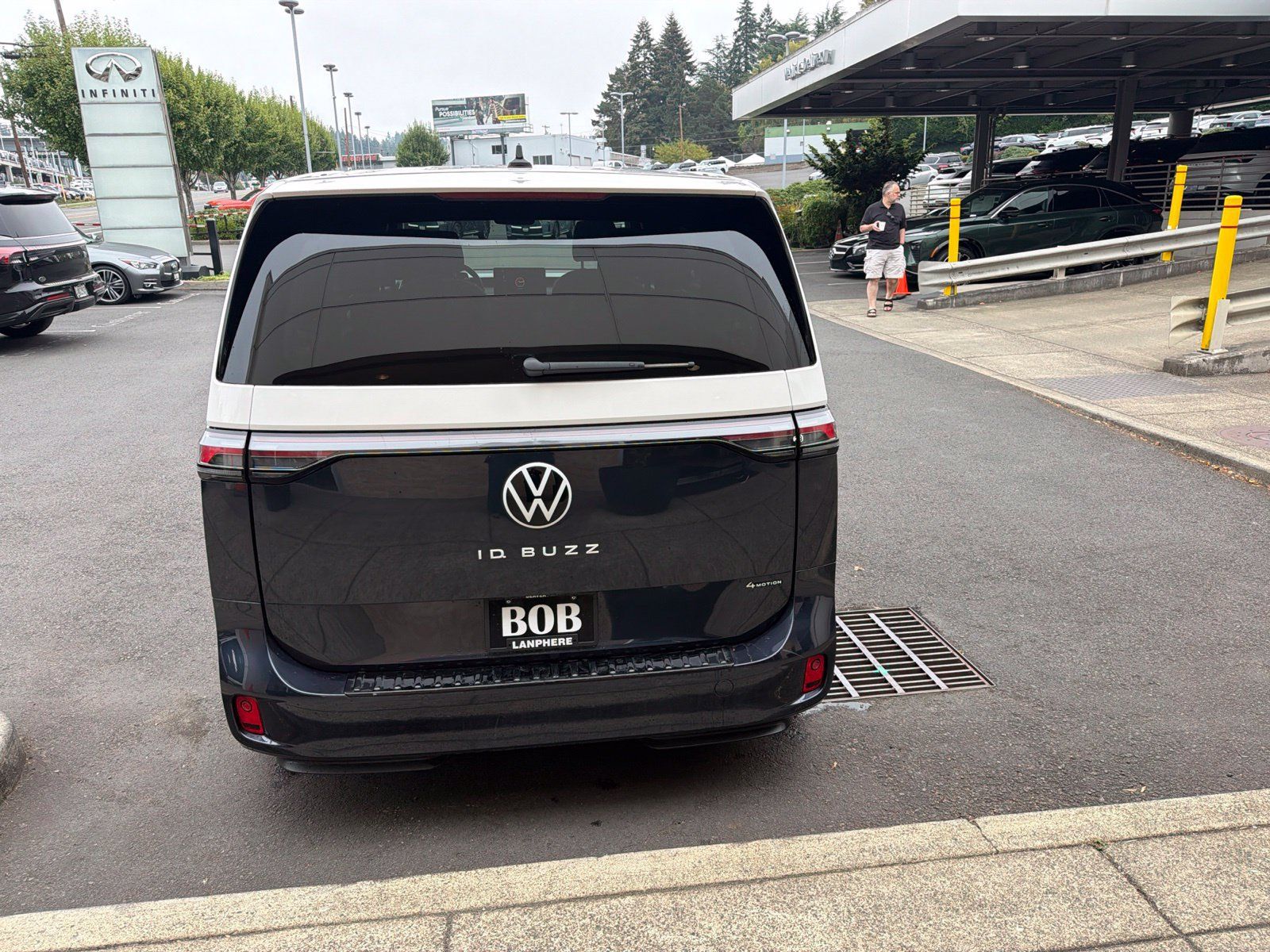 Used 2025 Volkswagen ID. Buzz Pro S Plus AWD/4WD image 10