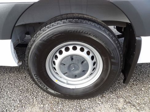 Used 2023 Mercedes-Benz Sprinter 2500 image 48