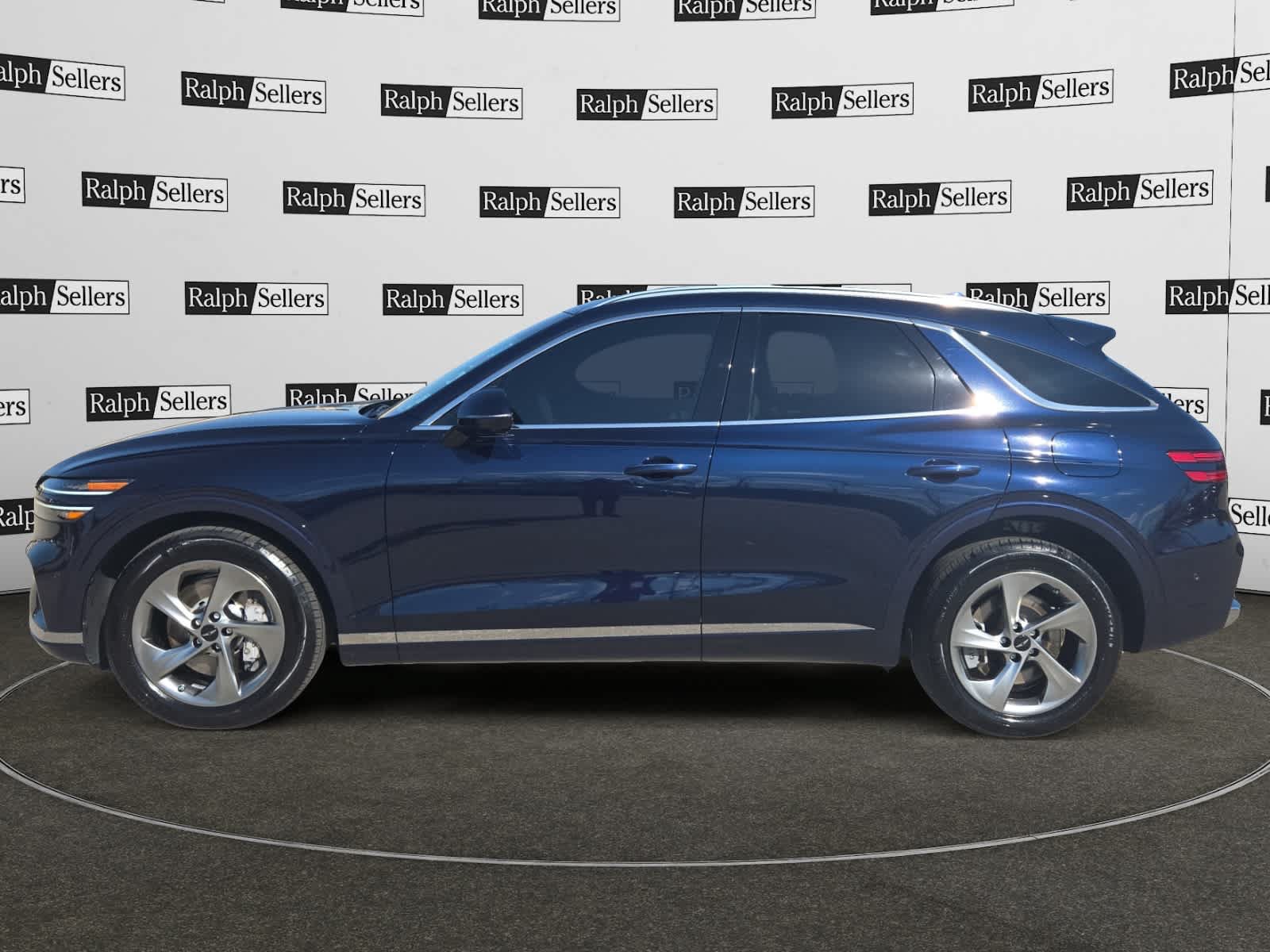 Used 2026 Genesis GV70 2.5T Advanced AWD/4WD image 3