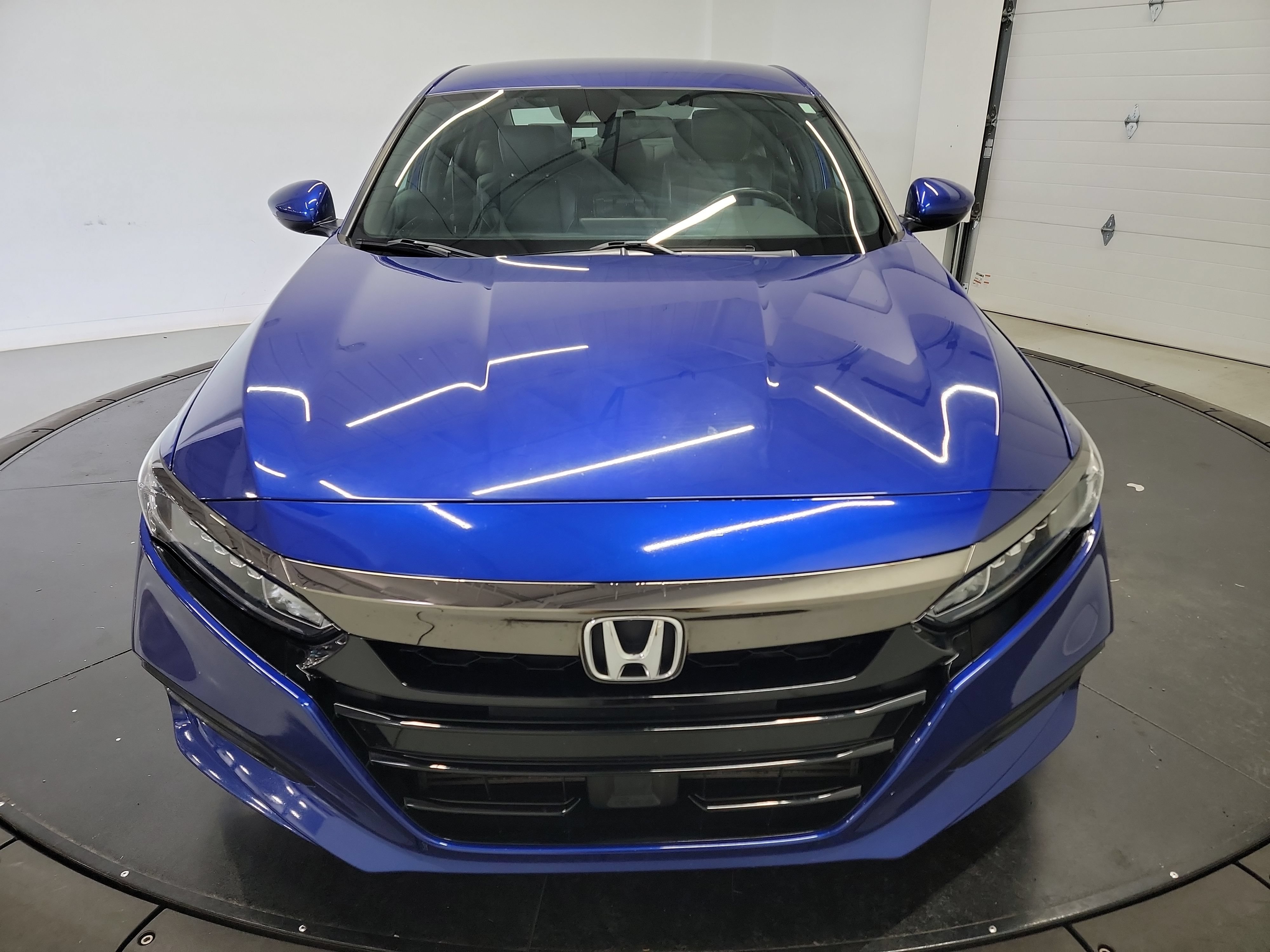 Used 2018 Honda Accord Sport image 2
