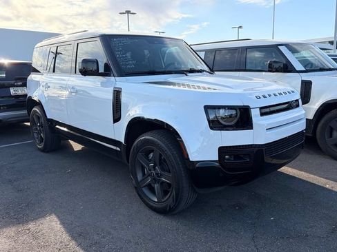 Used 2024 Land Rover Defender 110 X-Dynamic SE AWD/4WD image 3