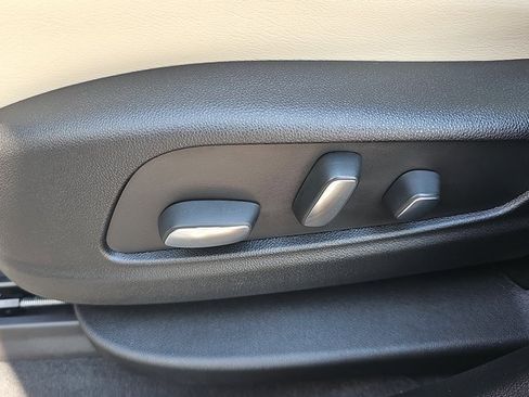 Used 2025 Cadillac XT6 Sport w/ LPO, Floor Liner Package image 31