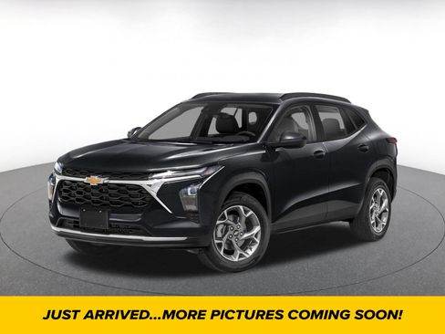 Used 2025 Chevrolet Trax LT w/ LT Convenience Package FWD image 1