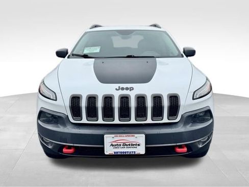 Used 2017 Jeep Cherokee Trailhawk w/ Cold Weather Group image 2