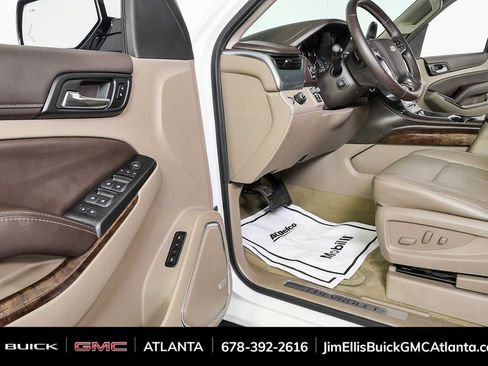 Used 2016 Chevrolet Suburban LT RWD image 8