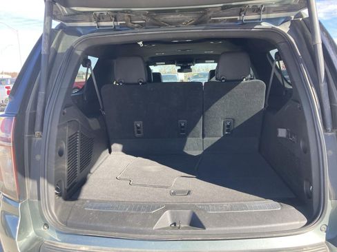 Used 2023 Chevrolet Suburban Premier image 16